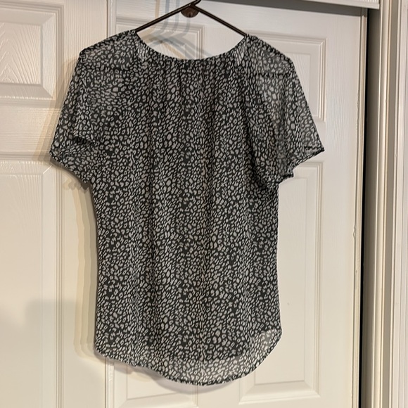 New with tag Ounaya M women blouse flowing sleeves sheer with lining - Picture 4 of 8